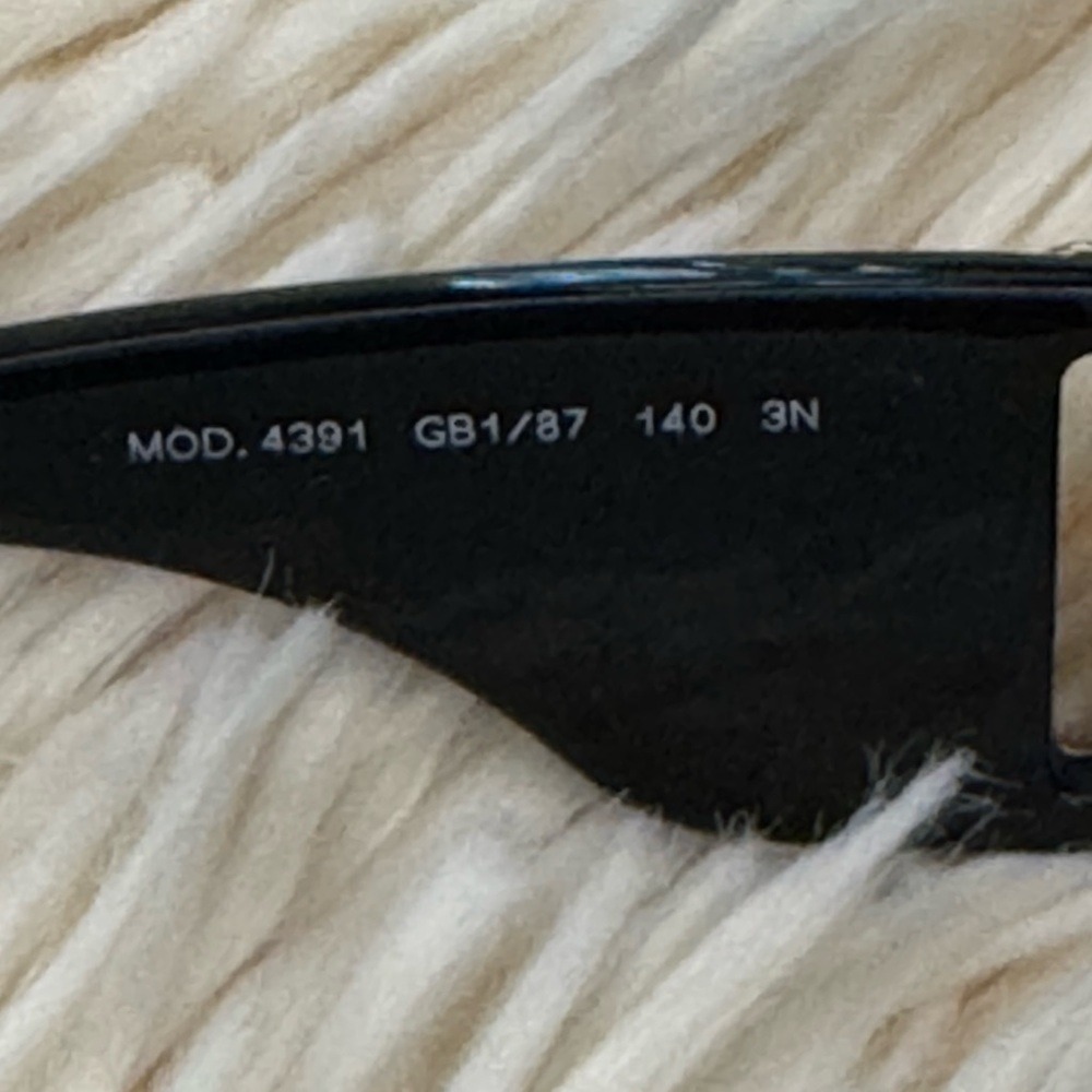 Versace Black Sunglasses - Picture 5 of 7